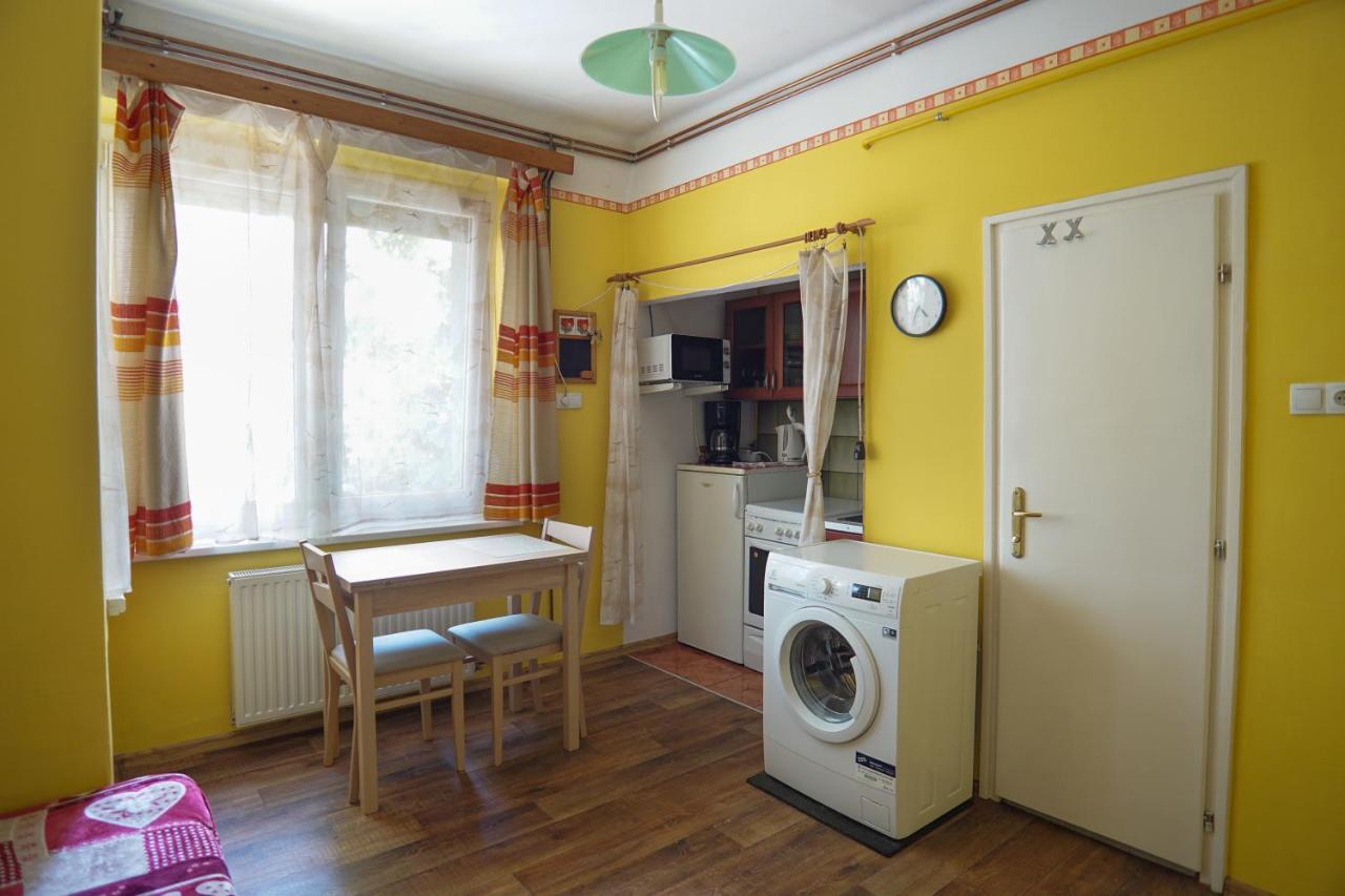Dia Apartman Pécs Exteriör bild